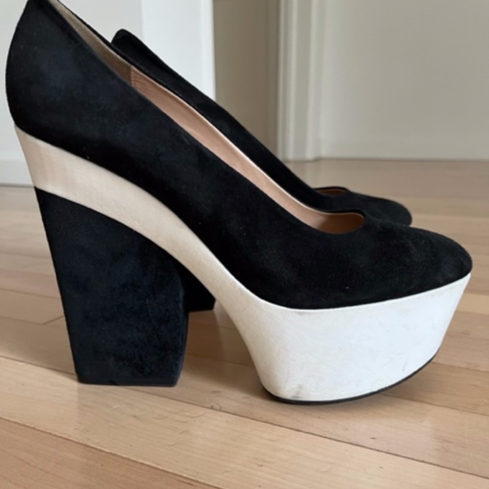 CELINE Paris "Pump 90" black/white, leather/suede pumps Size 39/40